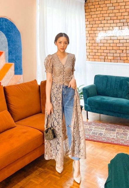 9 Inspirasi Baju Kartini Modern yang Stylish dan Bisa Langsung Kamu Tiru! 15