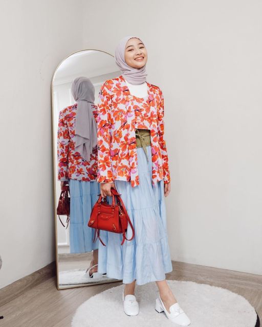 9 Inspirasi Baju Kartini Modern yang Stylish dan Bisa Langsung Kamu Tiru! 16