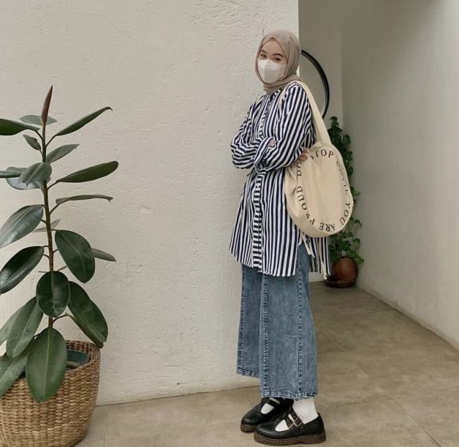 9 Style Anak Kuliah Hijab yang Simpel, Modis, dan Nyaman Buat Ngampus Seharian 14