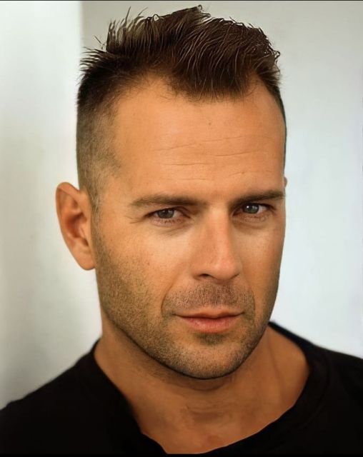 8 Gaya Rambut Pria Botak Depan Agar Tetap Kece dan Pede! 10 crut cut receding hairline