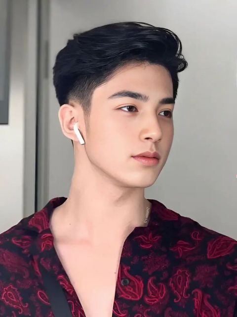 10 Gaya Rambut Pria Bentuk Wajah Oval yang Bikin Kegantenganmu Makin Sempurna! 13