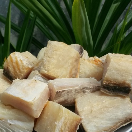 9 Oleh-Oleh Khas Cirebon yang Terkenal dan Wajib Diburu! 15 ikan asin jambal roti cirebon
