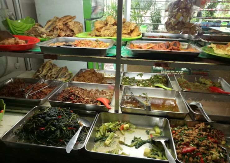 7 Tempat Makan di PIK yang Enak & Murah, On Budget Banget! 8 kantin florence mbak melly