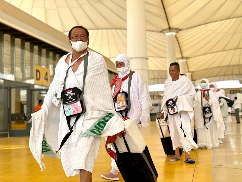 4 Contoh Sambutan Walimatussafar Haji yang Singkat, Sopan, dan Mudah Disesuaikan 8 hipwee-kepres-biaya-haji-sudah-keluar-cal credit photo Media Center Riau