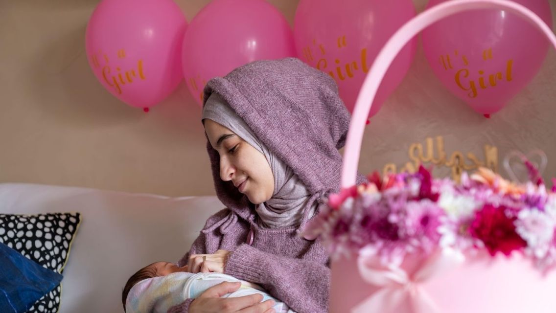 120+ Nama Anak Perempuan Awalan A: Cantik, Bermakna, dan Penuh Doa Positif 10