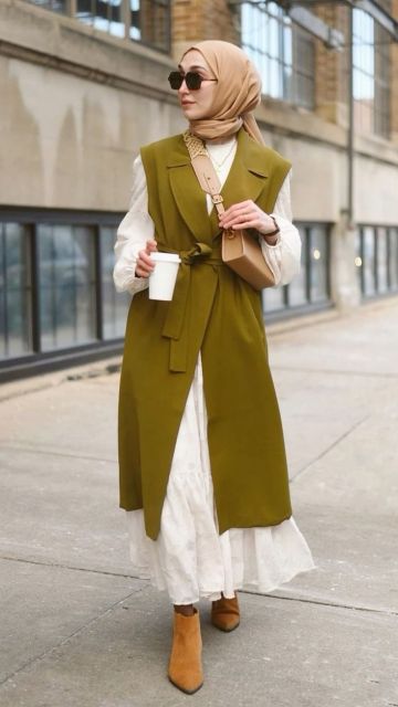 9 OOTD Vest Hijab yang Simpel tapi Stylish, Bikin Look Makin On Point! 14