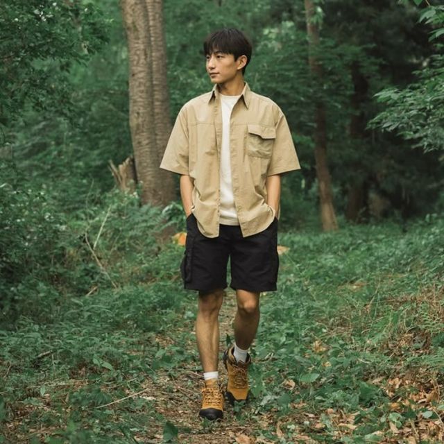 9 Outfit Pria Celana Pendek yang Bikin Santai tapi Tetap Keren! 13