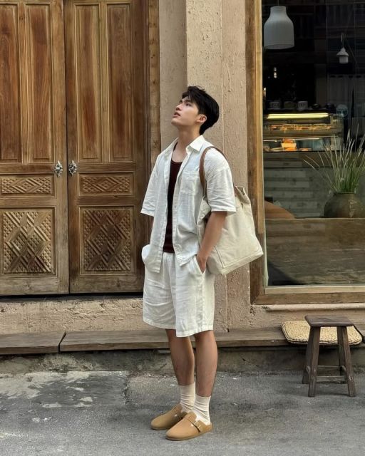 9 Outfit Pria Celana Pendek yang Bikin Santai tapi Tetap Keren! 12