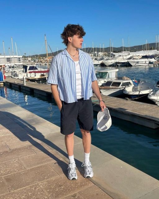7 Outfit Pria Kurus yang Bikin Badan Terlihat Lebih Berisi, Stylish dan Effortless! 14