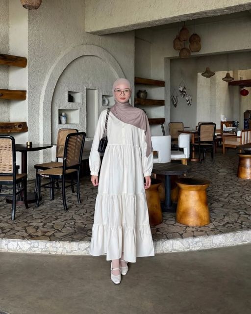 9 Perpaduan Outfit Summer Wanita yang Adem, Stylish, dan Aesthetic! 11