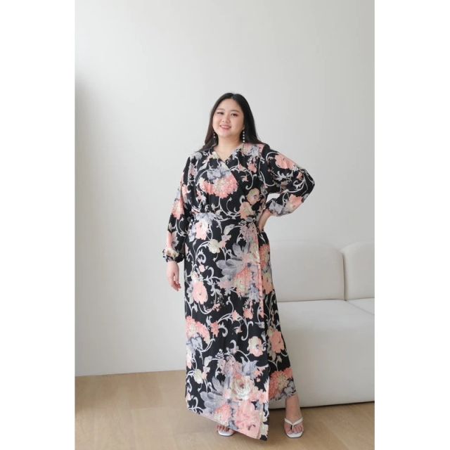 10 Model Long Dress untuk Orang Gemuk yang Bikin Percaya Diri, Tetap Stylish & Nyaman 14