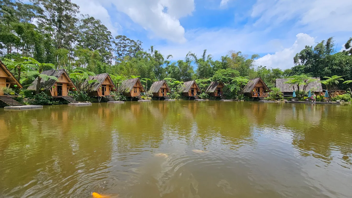 hipwee-tempat makan di Lembang Resto Purbasari Dusun Bambu