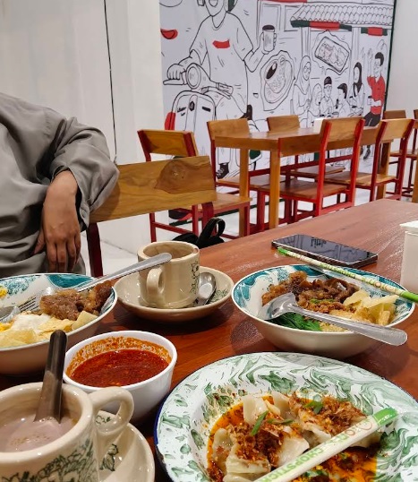 10 Tempat Nongkrong di Solo yang Ramah Kantong, Vibes-nya Juara! 14