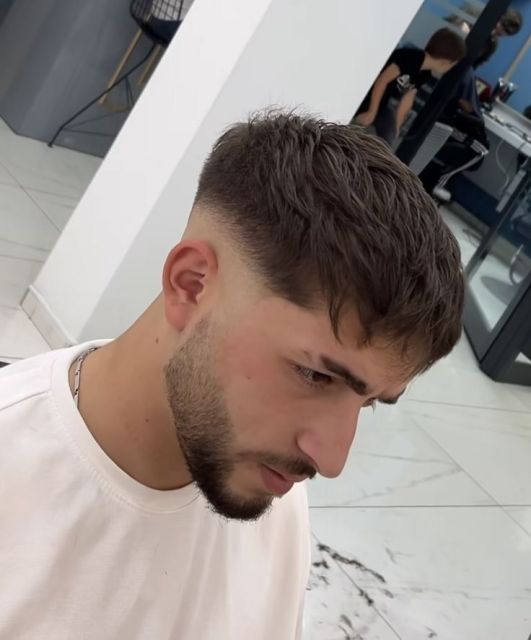 8 Gaya Rambut Pria Botak Depan Agar Tetap Kece dan Pede! 11 textured crop receding hairline