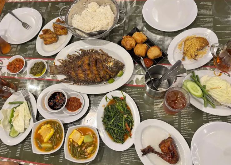 7 Resto Keluarga di Jakarta Selatan yang Enak dan Murah 12 wajan sunda simatupang