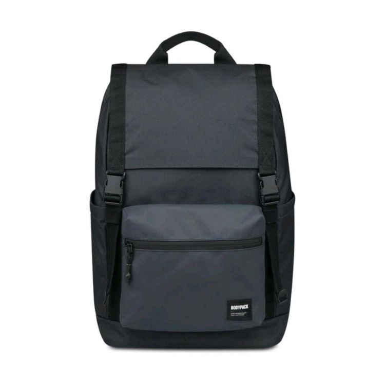 8 Tas Kerja Pria Multifungsi yang Stylish, Praktis, dan Nyaman Dipakai Harian 14 hipwee-Bodypack Copenhagen 2.0 Laptop Backpack 21 L