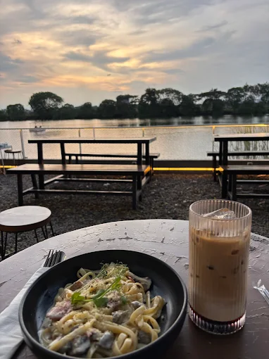 9 Rekomendasi Cafe di Jakarta Barat yang Instagramable 17 hipwee-Cafe di Jakarta Barat yang instagramable December by The Bay