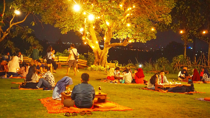 7 Cafe Outdoor di Malang dengan View Bagus & Kekinian 8 hipwee-Cafe di Malang view bagus Bukit Delight