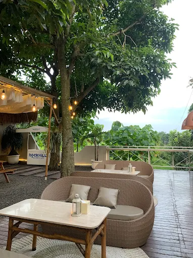 7 Cafe Outdoor di Malang dengan View Bagus & Kekinian 9 hipwee-Cafe di Malang view bagus Rockhills Batu