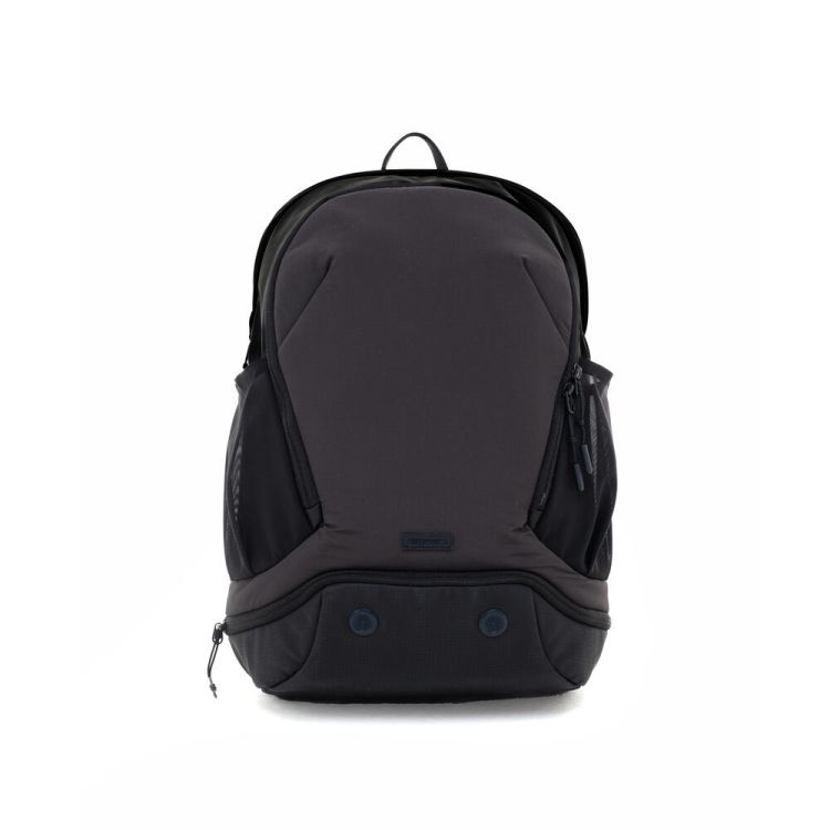 8 Tas Kerja Pria Multifungsi yang Stylish, Praktis, dan Nyaman Dipakai Harian 15 hipwee-Rekomendasi tas kerja pria Eiger Work to Workout Backpack
