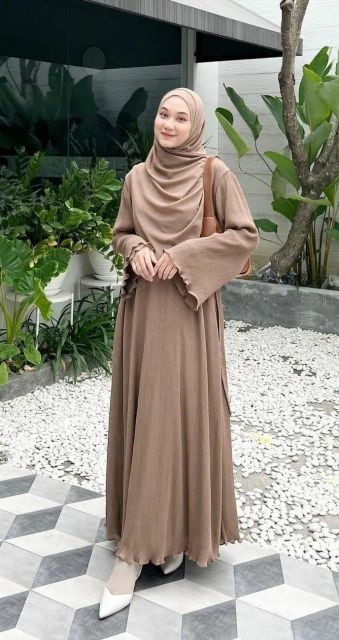 7 OOTD Ulang Tahun Hijab Stylish yang Simple dan Effortless 8 gamis outfit
