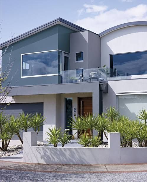 10 Warna Cat Rumah Bagian Luar yang Elegan dan Mewah 15 light bluish gray