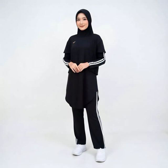 7 Outfit Senam Hijab yang Nyaman, Adem, dan Nggak Terlalu Ngepress di Badan! 8
