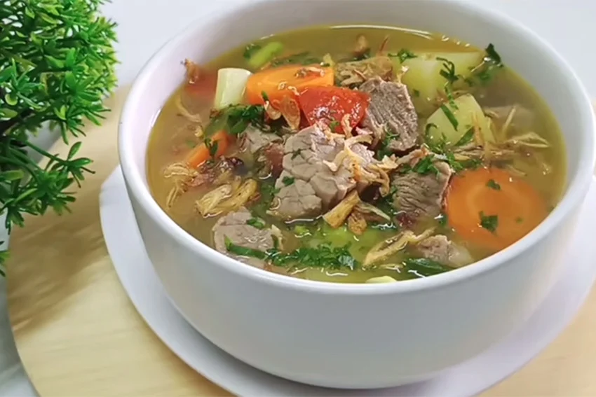 hipwee-resep-sop-daging-sapi-enak-dijamin-bikin-nagih-tvr