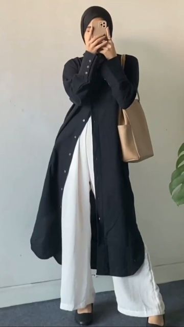 7 OOTD Hijab Simple untuk Hangout yang Stylish & No Ribet! 9 tunik basic dan straight pants
