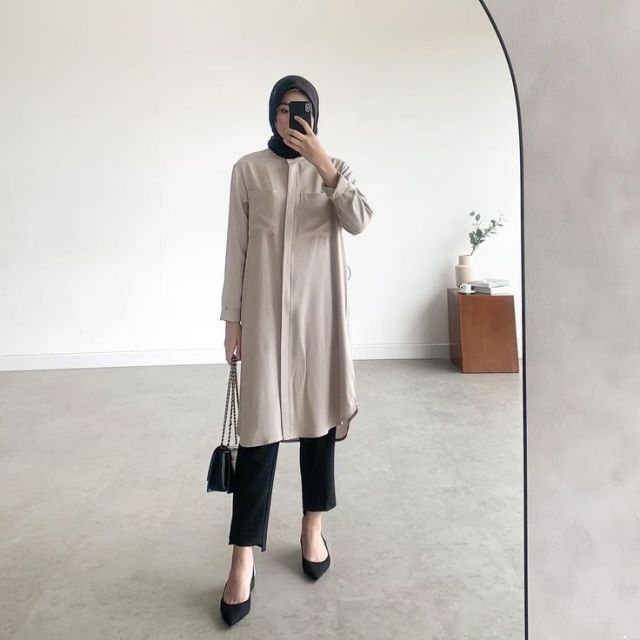 7 OOTD Melamar Kerja Hijab yang Rapi & Kelihatan Profesional 10 tunik minimalis