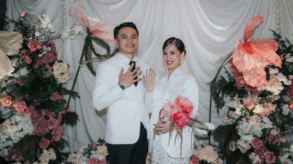 7 Fakta Adhisty Zara dan Tsaqib yang Umumkan Pernikahan dan Baby Bump. Ini Sosok Suaminya yang Jadi Sorotan 8 Pernikahan Adhisty Zara Dan Tsaqib