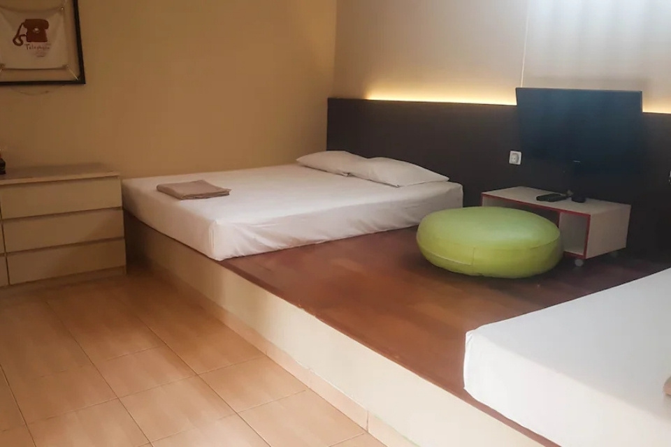 6 Penginapan Murah di Jogja yang Nyaman, Mulai Rp65 Ribuan 12 hipwee-Green Leaf Guest House Jogja by Sinergi, Penginapan di Jogja yang Cocok untuk Keluarga