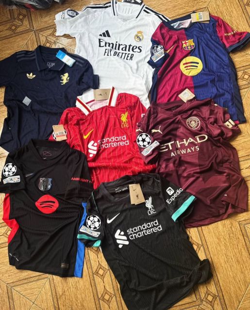 10 Ide Kado untuk Anak Laki-Laki Umur 13 Tahun, Cocok untuk Remaja SMP 19 hipwee-Kado untuk anak laki-laki umur 13 tahun Jersey Sepakbola