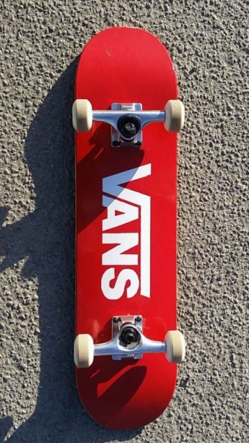 10 Ide Kado untuk Anak Laki-Laki Umur 13 Tahun, Cocok untuk Remaja SMP 17 hipwee-Kado untuk anak laki-laki umur 13 tahun Skateboard