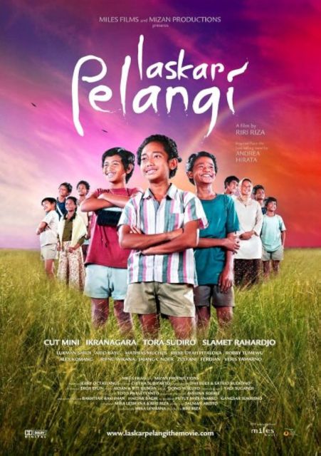 10 Rekomendasi Film Keluarga Indonesia Terbaik yang Hangat dan Penuh Makna 20 hipwee-rekomendasi film keluarga Indonesia Laskar Pelangi