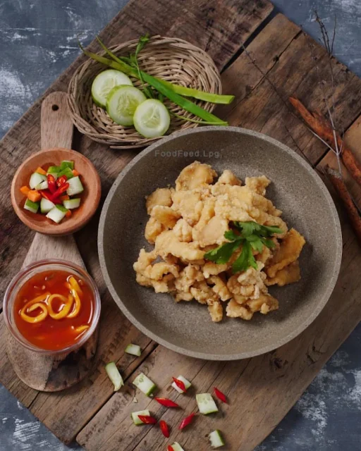 7 Tempat Makan Keluarga di Bandar Lampung, Cocok untuk Quality Time Bareng Orang Tersayang 8 hipwee-Tempat makan keluarga di Bandar Lampung Kampoeng Bambu Restoran