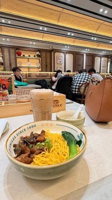 9 Tempat Makan Keluarga di Palembang yang Nyaman, Enak, dan Ramah Anak 16 hipwee-Tempat makan keluarga di Palembang Top Noodle PIM