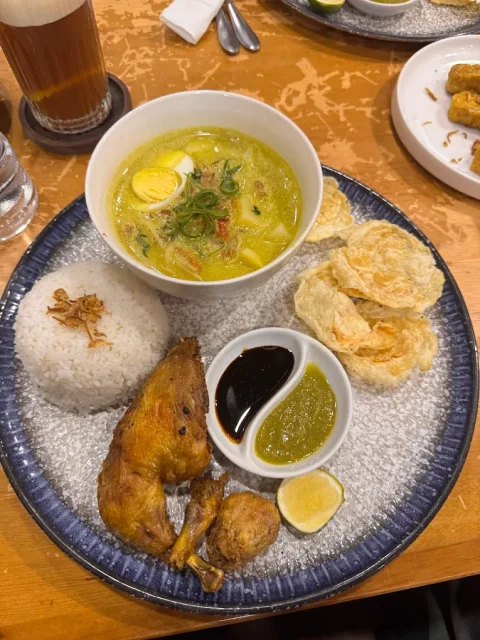6 Tempat Makan Keluarga di Pekanbaru yang Bikin Acara Kumpul Jadi Lebih Seru 8 hipwee-Tempat makan keluarga di Pekanbaru Tudung Saji Bunda Viera