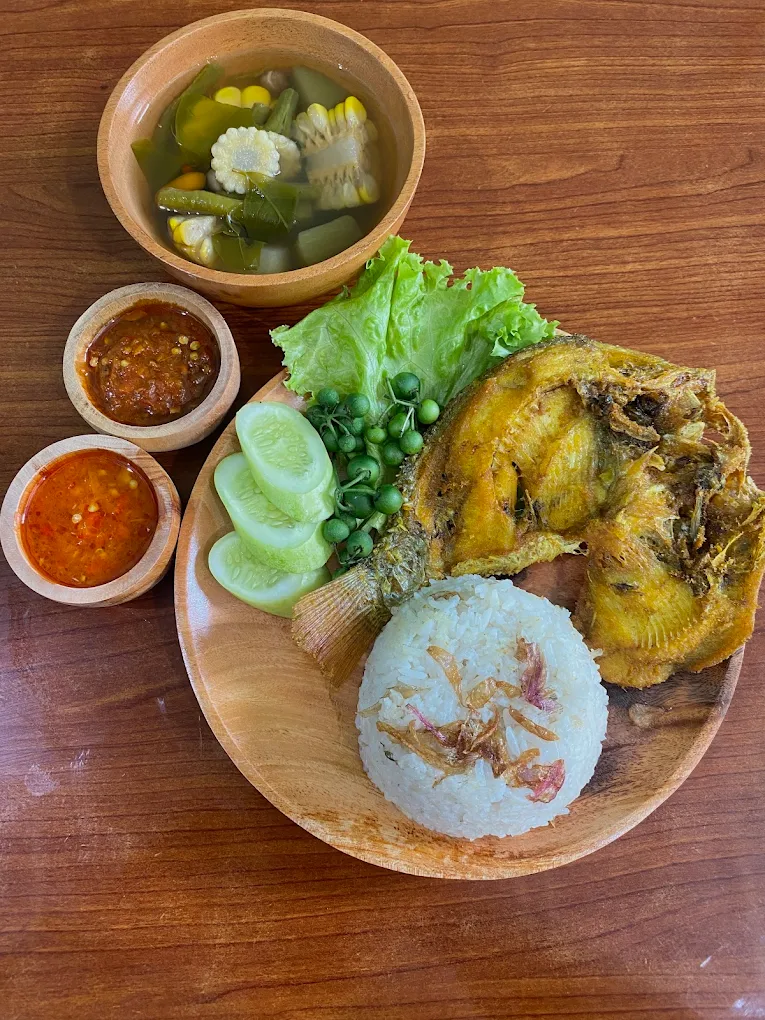 8 Tempat Makan Murah di Bogor yang Enak, Legendaris, dan Ramah Kantong 14 hipwee-Tempat makan murah di Bogor Warung Endah