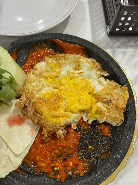 10 Tempat Makan Murah di Surabaya dengan Menu Legendaris yang Bikin Nagih 18 hipwee-Tempat makan murah di Surabaya Depot Anda Fit