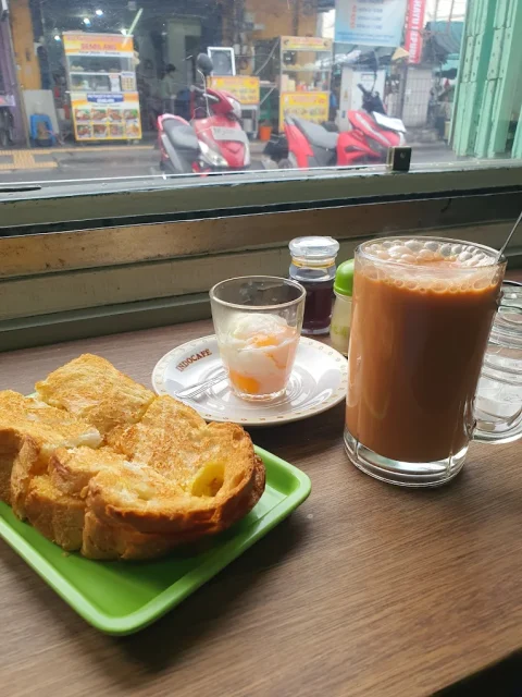 9 Tempat Makan di Medan yang Murah dan Enak, Dijamin Bikin Nagih! 15 hipwee-Tempat makan yang murah dan keren di Medan Kedai Kopi Apek