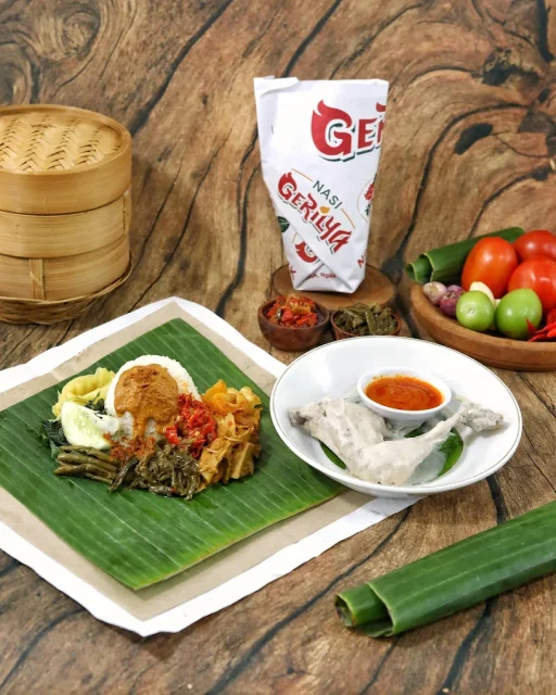 9 Tempat Makan di Medan yang Murah dan Enak, Dijamin Bikin Nagih! 16 hipwee-Tempat makan yang murah dan keren di Medan Nasi Gerilya