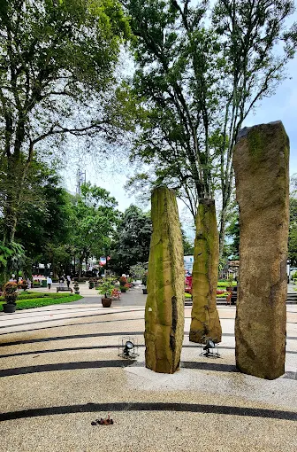 10 Tempat Wisata Gratis di Bandung yang Wajib Kamu Kunjungi 18 hipwee-Tempat wisata gratis di Bandung Taman Sejarah Bandung