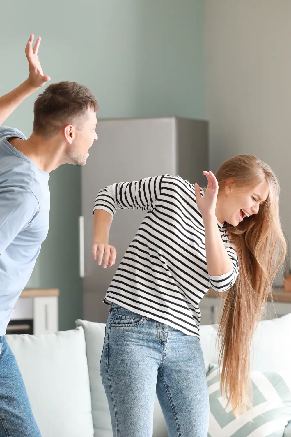5 Tipe Kekerasan dalam Pacaran yang Bisa Terjadi Tanpa Kamu Sadari 6 hipwee-Tipe kekerasan dalam pacaran kekerasan fisik