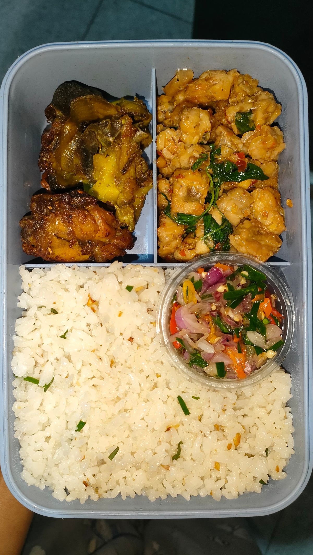 6 Tips Makan Hemat untuk Anak Kos agar Dompet Tetap Aman dan Perut Tetap Kenyang 11 hipwee-Tips makan hemat untuk anak kos bawa bekal