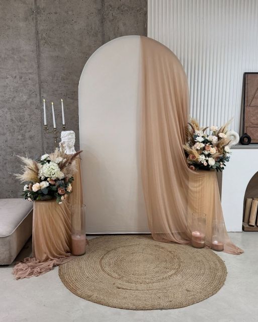 10 Backdrop Lamaran Simpel & Aesthetic yang Bikin Momen Makin Spesial 17