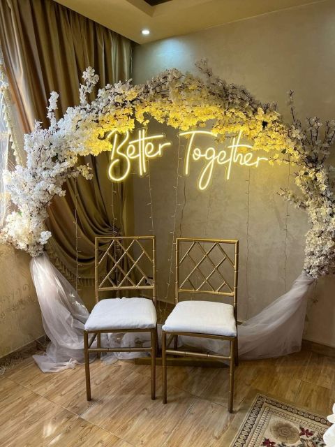 10 Backdrop Lamaran Simpel & Aesthetic yang Bikin Momen Makin Spesial 16