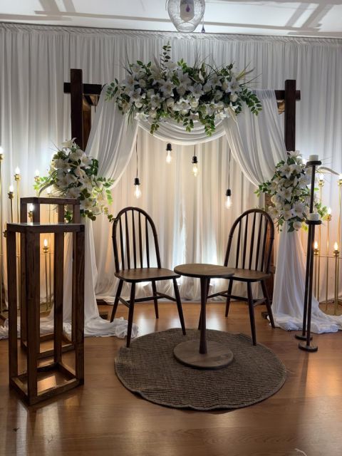 10 Backdrop Lamaran Simpel & Aesthetic yang Bikin Momen Makin Spesial 12