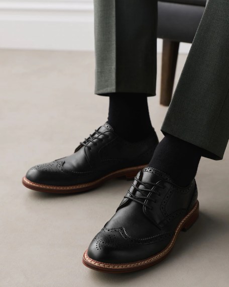 7 Jenis Sepatu Pengantin Pria Elegan untuk Hari Pernikahan 13 brogue shoes