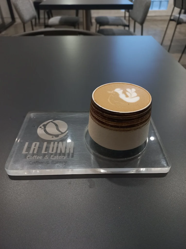 7 Cafe 24 Jam di Solo untuk Nugas dan WFC, Aman Buat Begadang Sampai Deadline Kelar 8 hipwee-cafe 24 jam di solo untuk nugas dan wfc La Luna Coffee & eatery